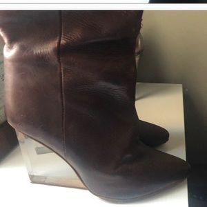 Maid on msrgiella boots